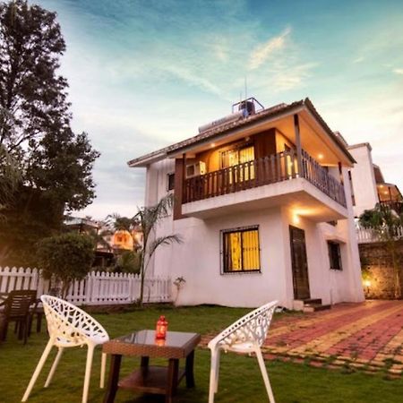 Paramount 3 Ac Bedrooms Hall Garden With Lake View Panchgani Exteriör bild