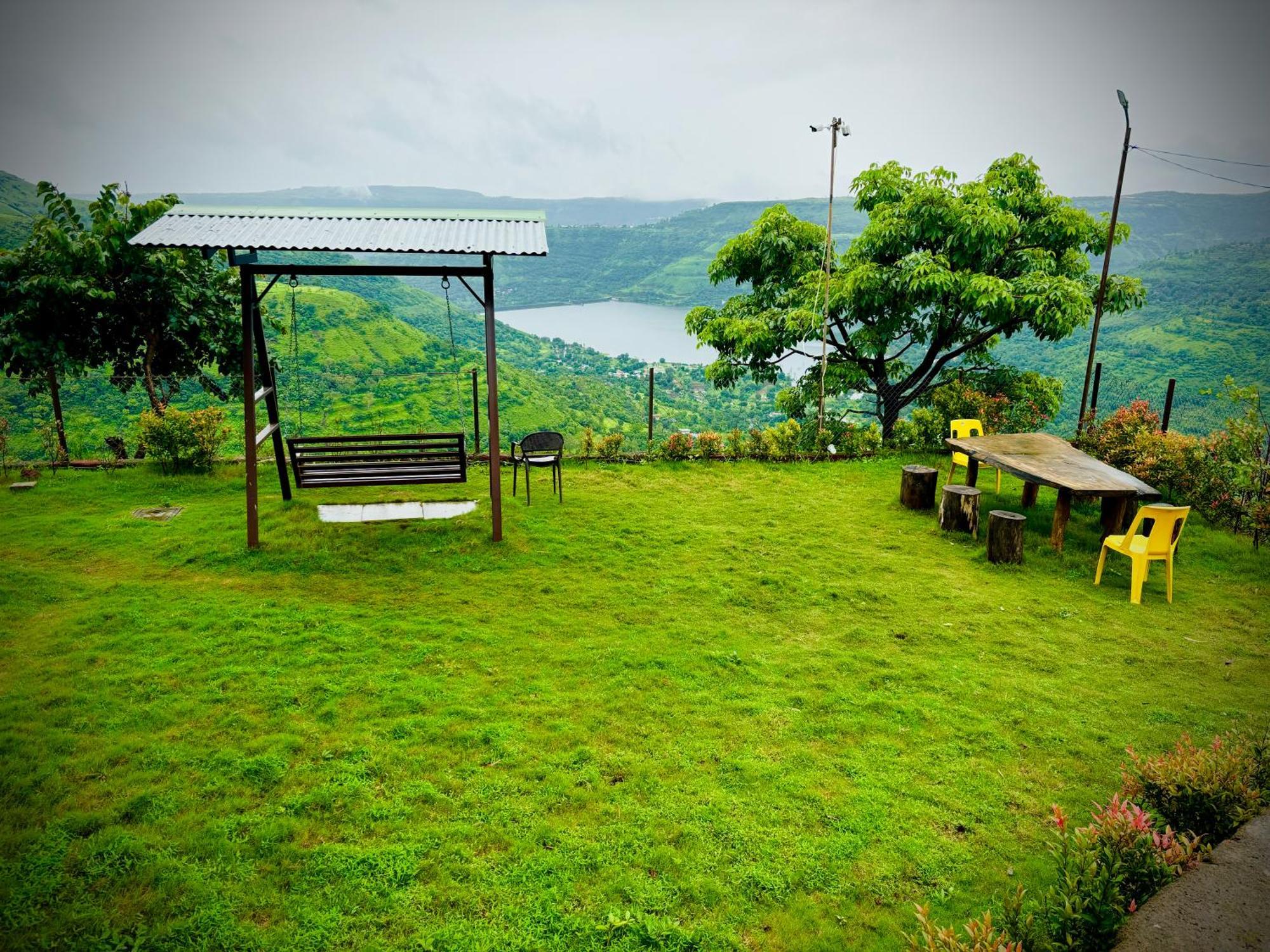 Paramount 3 Ac Bedrooms Hall Garden With Lake View Panchgani Exteriör bild