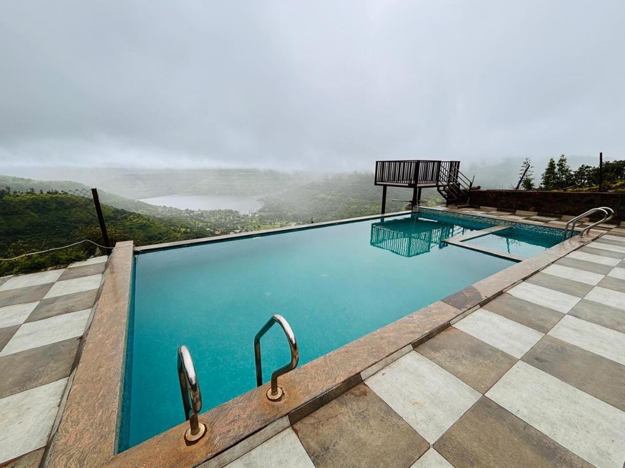 Paramount 3 Ac Bedrooms Hall Garden With Lake View Panchgani Exteriör bild