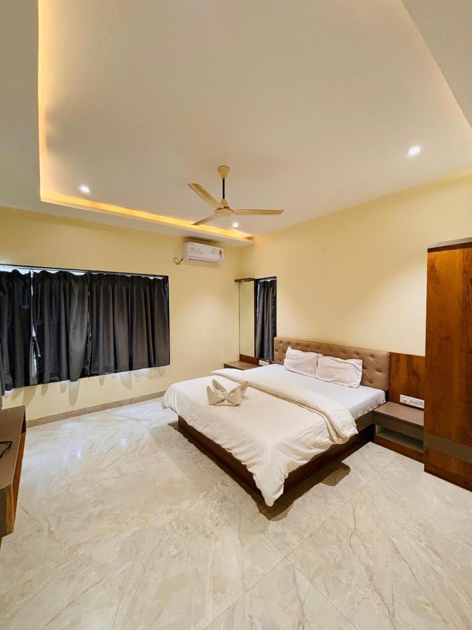 Paramount 3 Ac Bedrooms Hall Garden With Lake View Panchgani Exteriör bild
