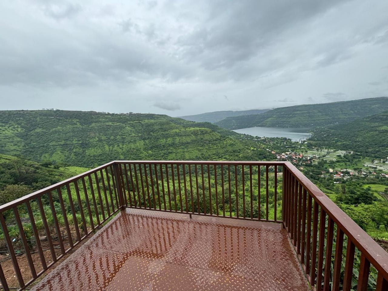 Paramount 3 Ac Bedrooms Hall Garden With Lake View Panchgani Exteriör bild