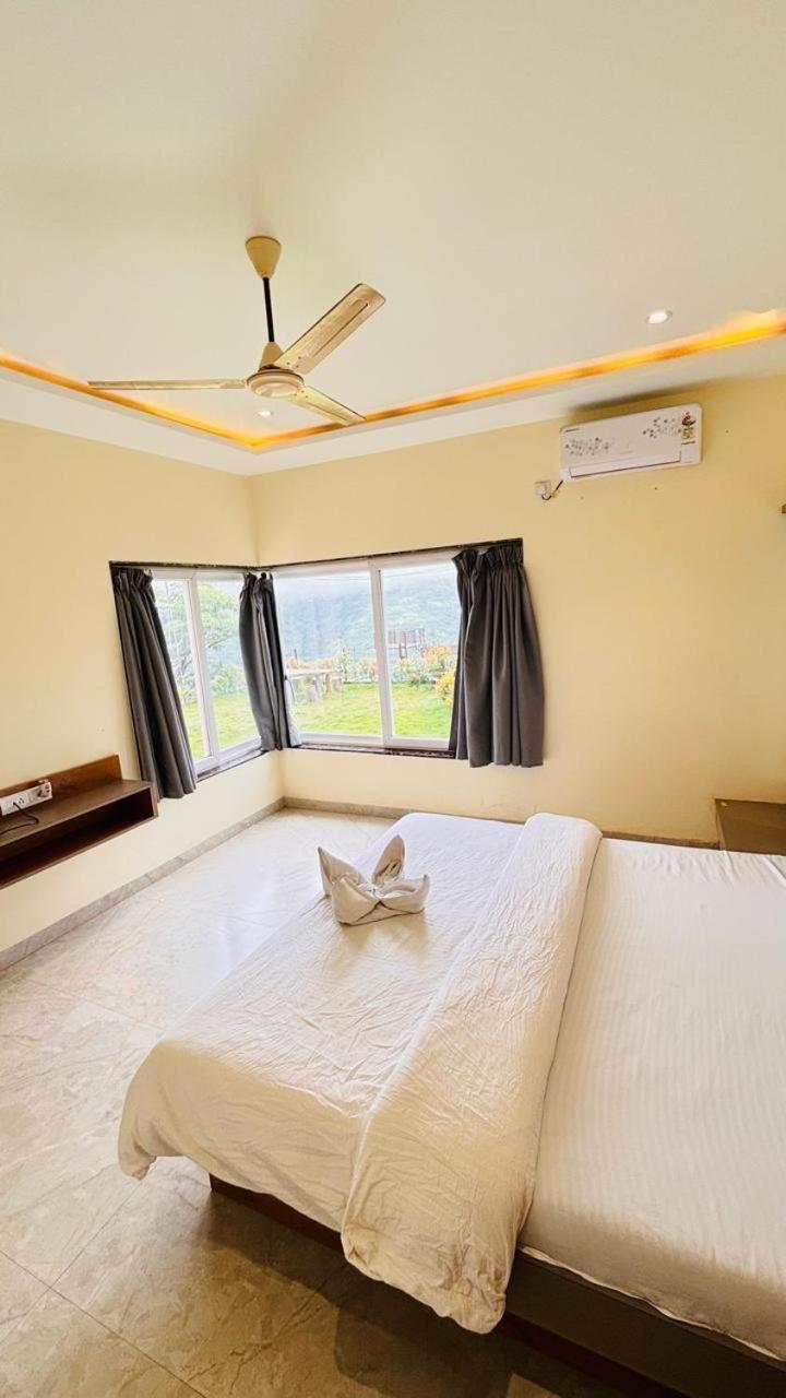 Paramount 3 Ac Bedrooms Hall Garden With Lake View Panchgani Exteriör bild
