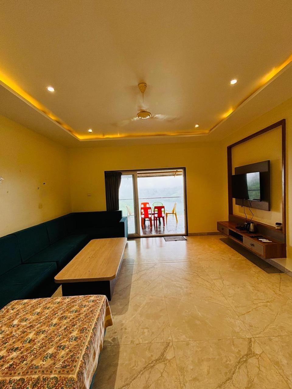 Paramount 3 Ac Bedrooms Hall Garden With Lake View Panchgani Exteriör bild