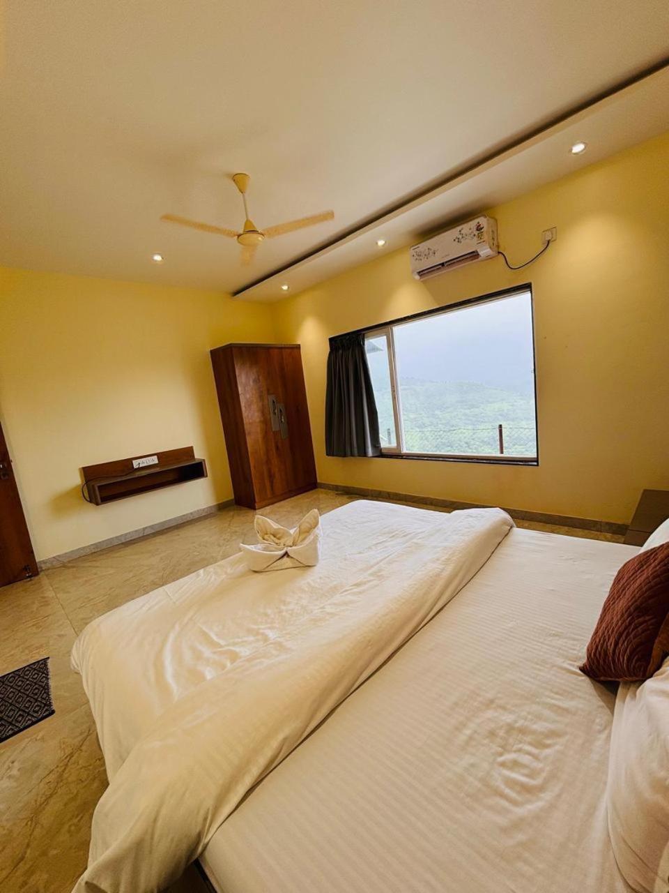 Paramount 3 Ac Bedrooms Hall Garden With Lake View Panchgani Exteriör bild