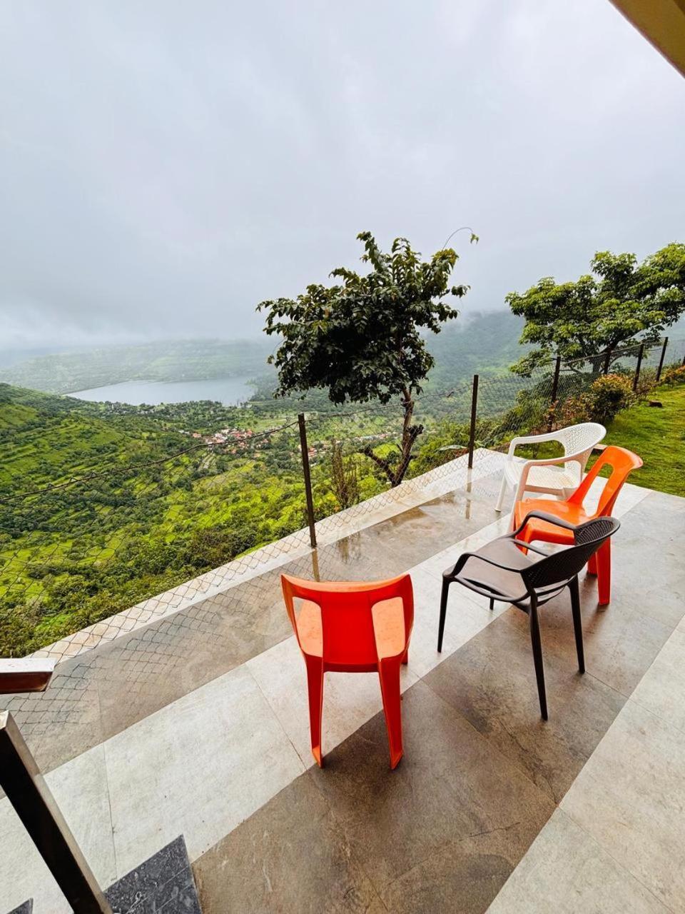Paramount 3 Ac Bedrooms Hall Garden With Lake View Panchgani Exteriör bild