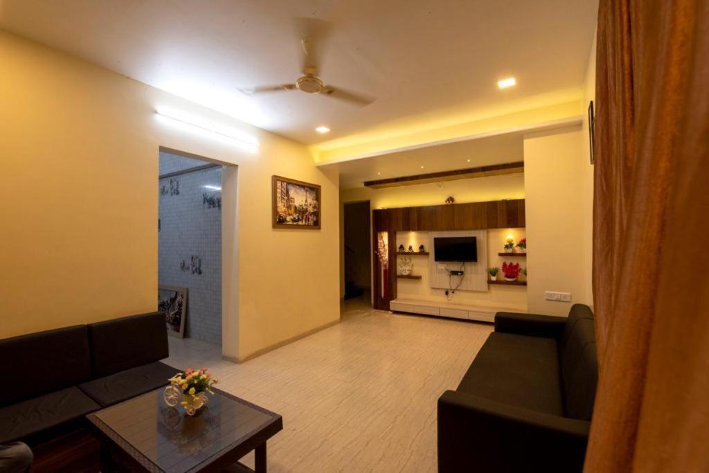 Paramount 3 Ac Bedrooms Hall Garden With Lake View Panchgani Exteriör bild