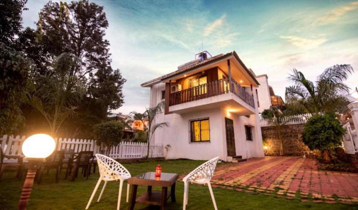 Paramount 3 Ac Bedrooms Hall Garden With Lake View Panchgani Exteriör bild
