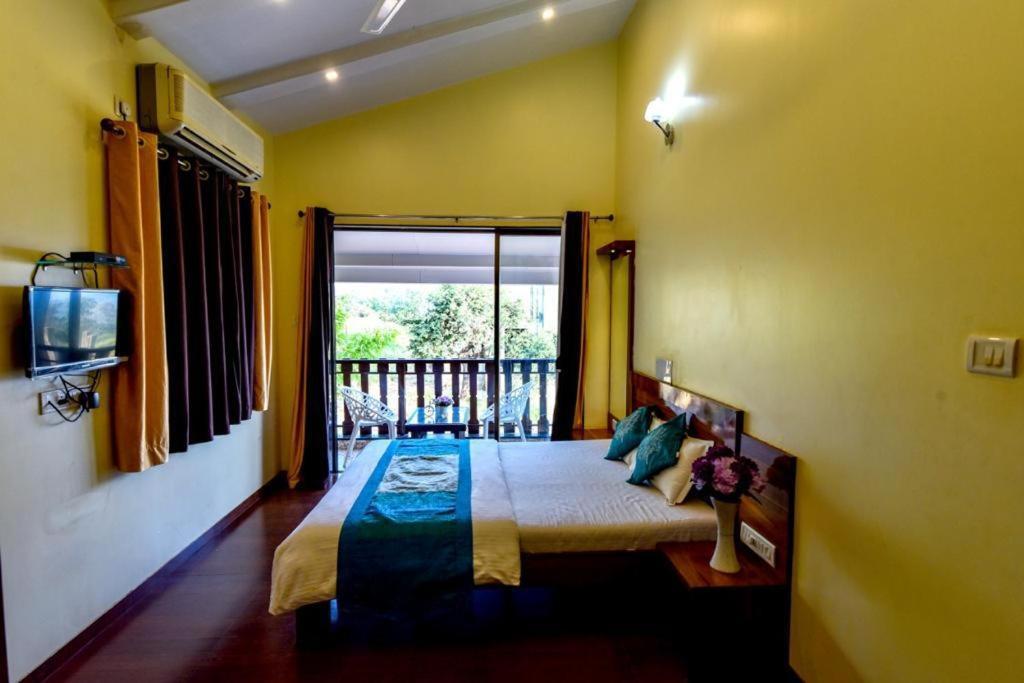 Paramount 3 Ac Bedrooms Hall Garden With Lake View Panchgani Exteriör bild