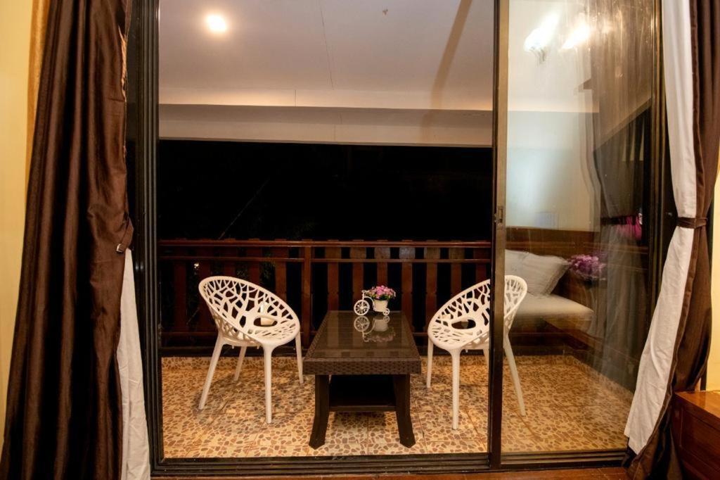 Paramount 3 Ac Bedrooms Hall Garden With Lake View Panchgani Exteriör bild