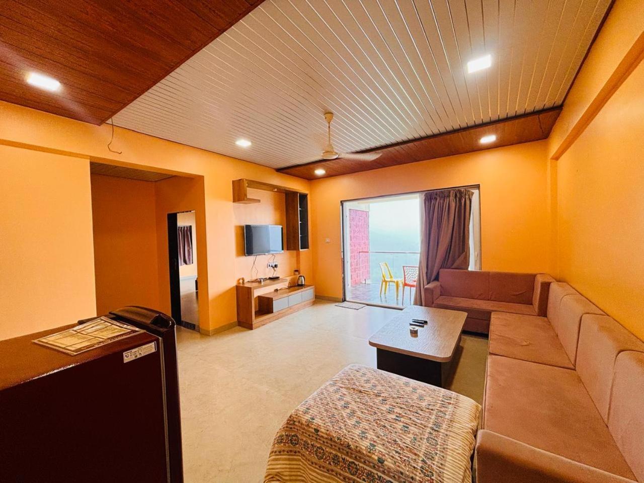Paramount 3 Ac Bedrooms Hall Garden With Lake View Panchgani Exteriör bild