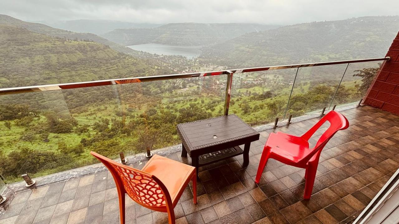 Paramount 3 Ac Bedrooms Hall Garden With Lake View Panchgani Exteriör bild