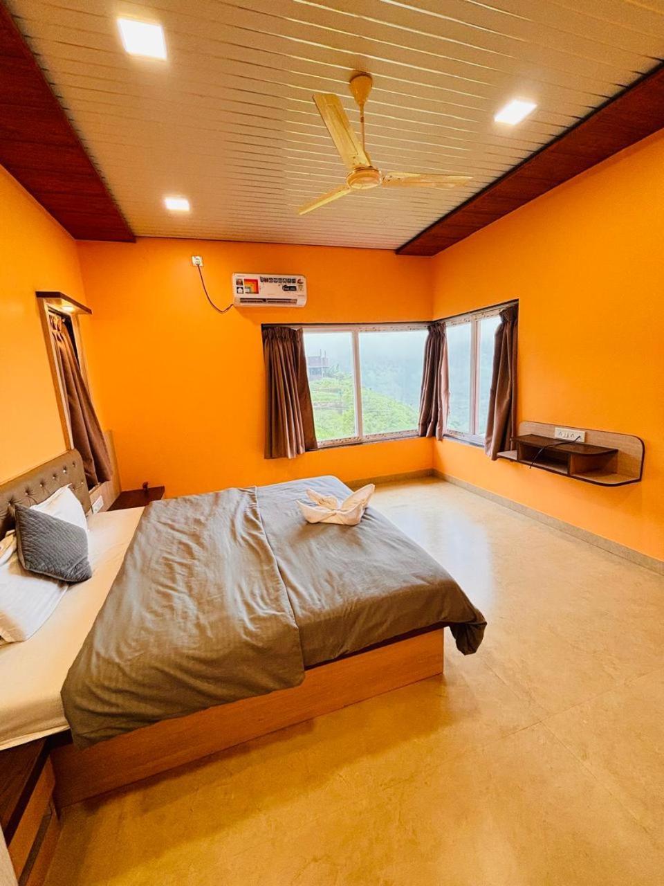Paramount 3 Ac Bedrooms Hall Garden With Lake View Panchgani Exteriör bild
