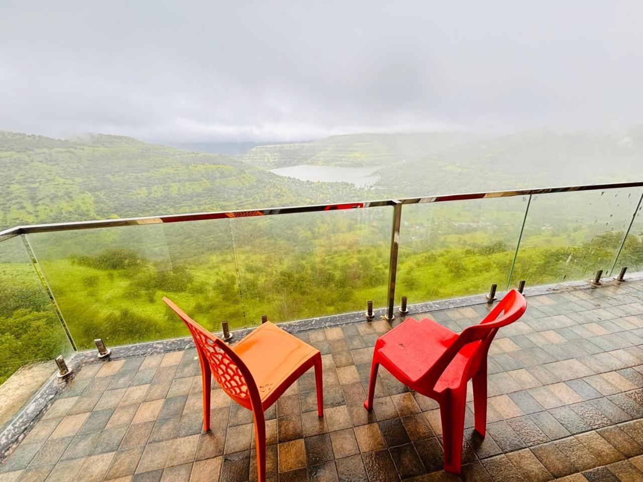 Paramount 3 Ac Bedrooms Hall Garden With Lake View Panchgani Exteriör bild