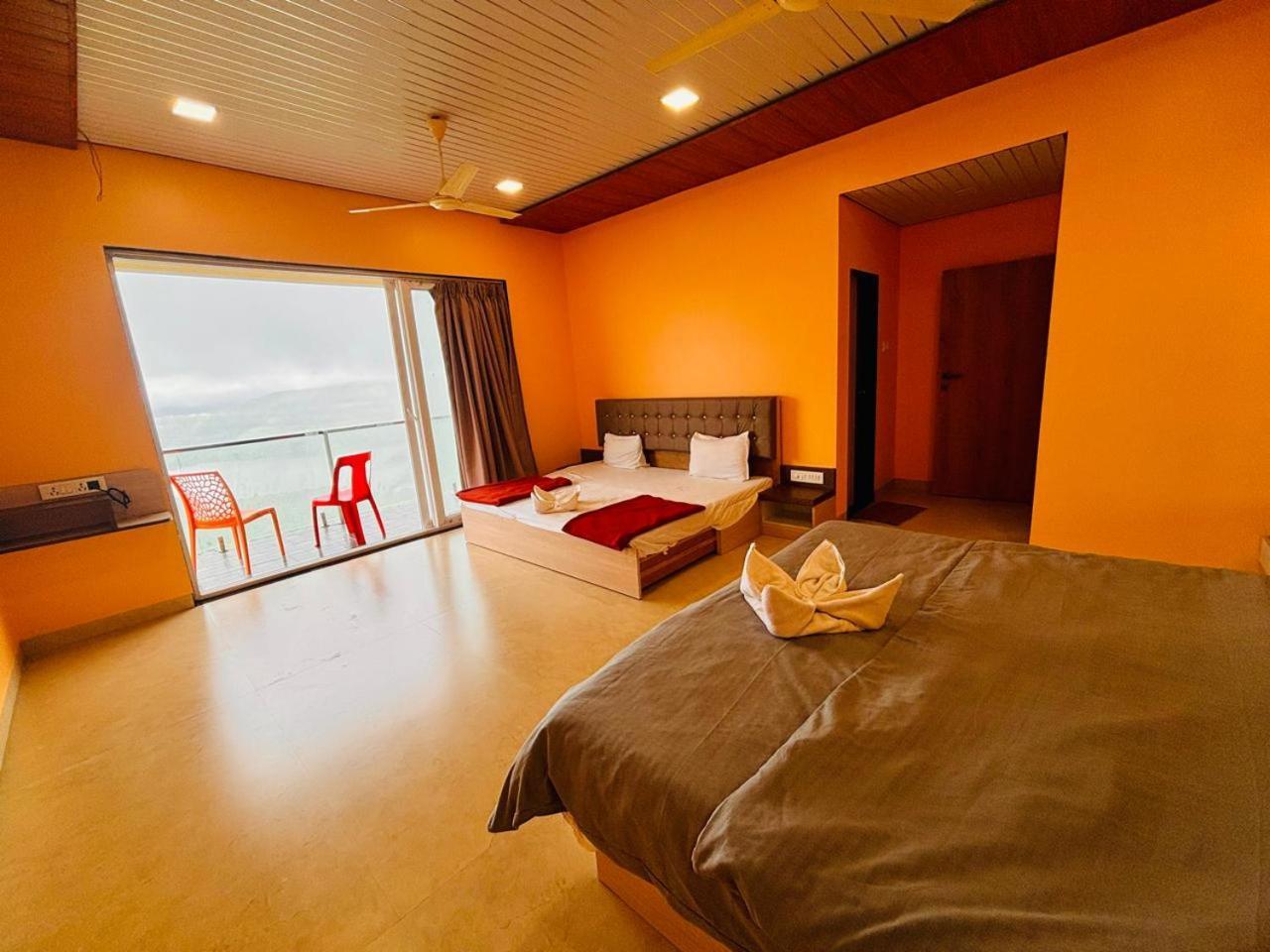 Paramount 3 Ac Bedrooms Hall Garden With Lake View Panchgani Exteriör bild